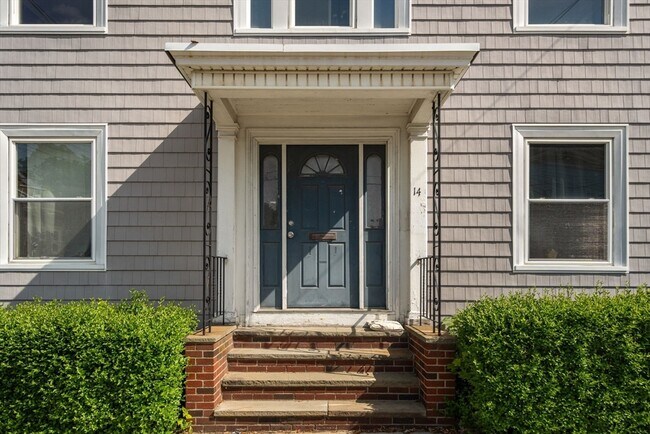 Building Photo - 14 Forest Ave