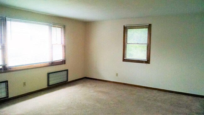 Livingroom - 787 Poquonnock Rd
