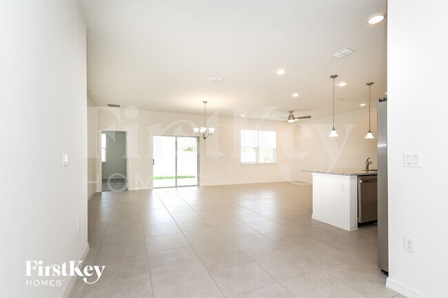 Foto del edificio - 1228 Spokane Pt