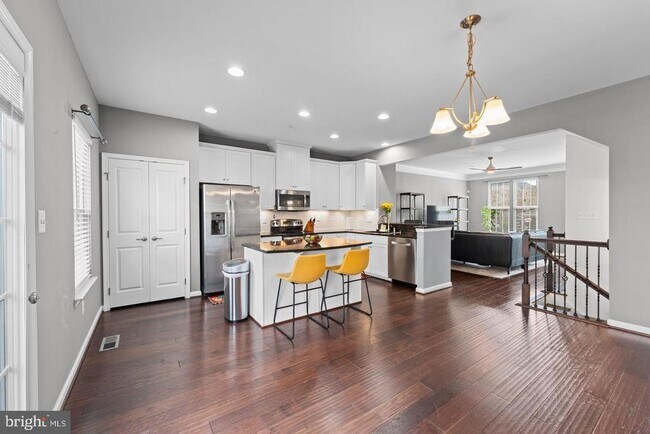 Foto del edificio - 4662 Hudson St