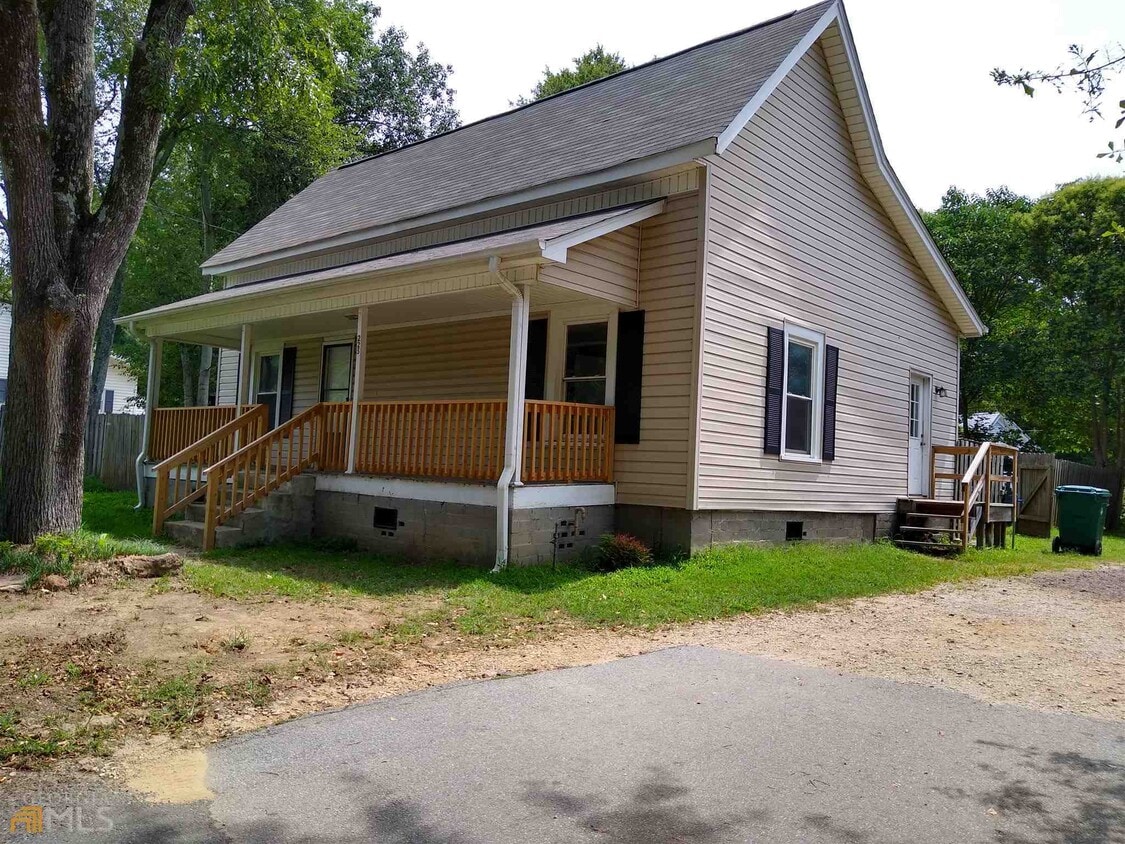 Primary Photo - 225 S Webb St