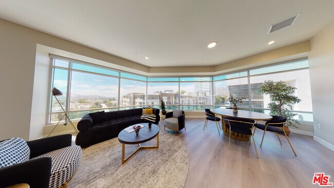 Foto del edificio - 520 N Central Ave