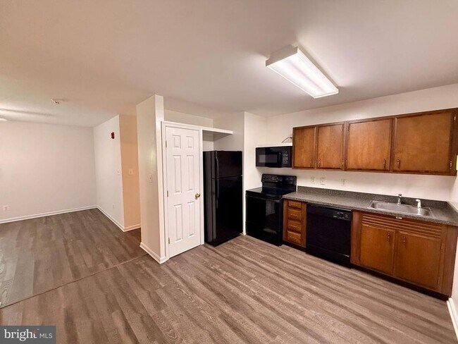Foto del edificio - 22665 Van Wert Ln