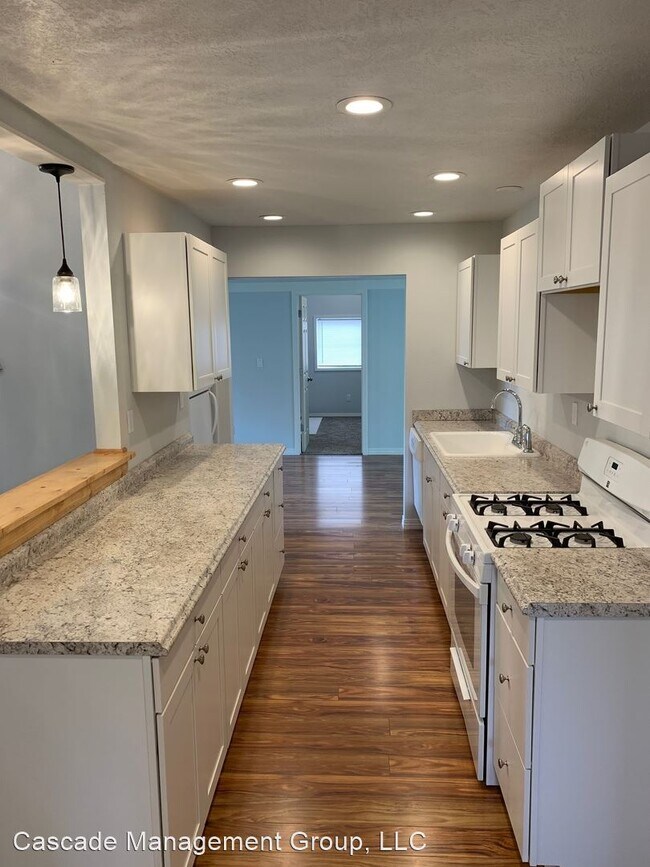 Foto del edificio - 4 br, 2 bath House - 550 W D St