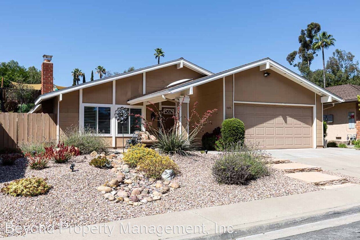 Primary Photo - 3 br, 2 bath House - 11676 La Colina Rd.