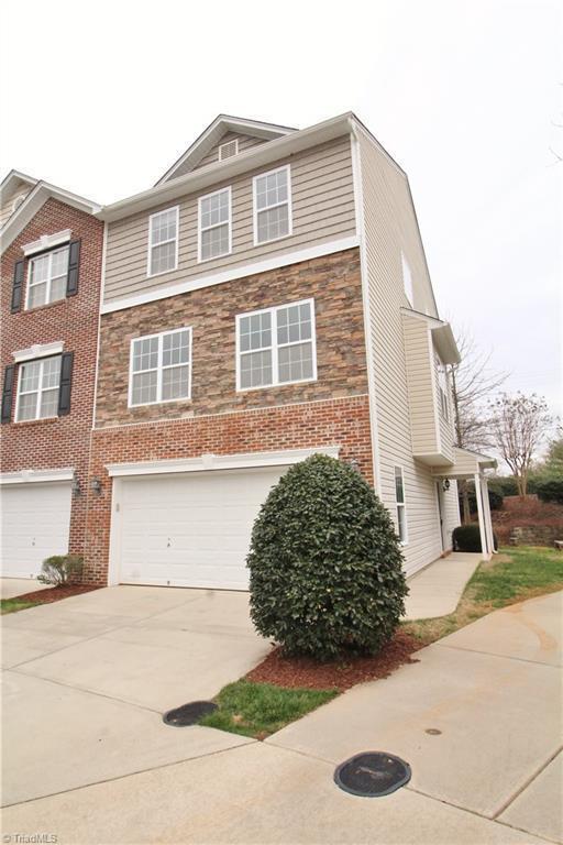Building Photo - 44 Ackland Dr