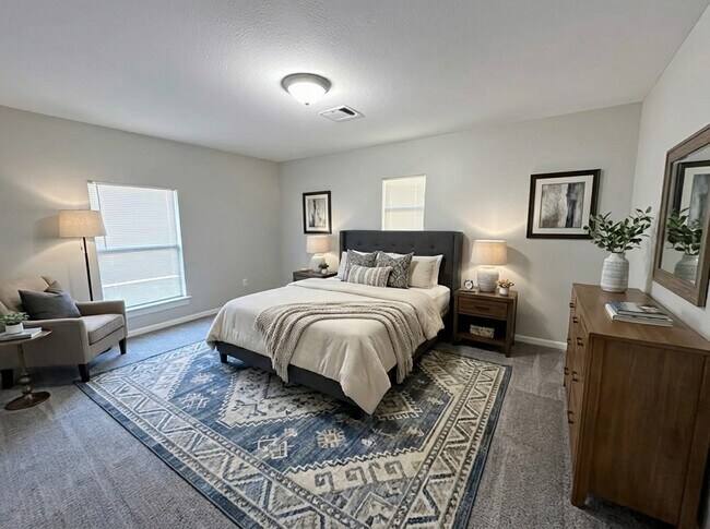 Building Photo - 866 N Victory Dr