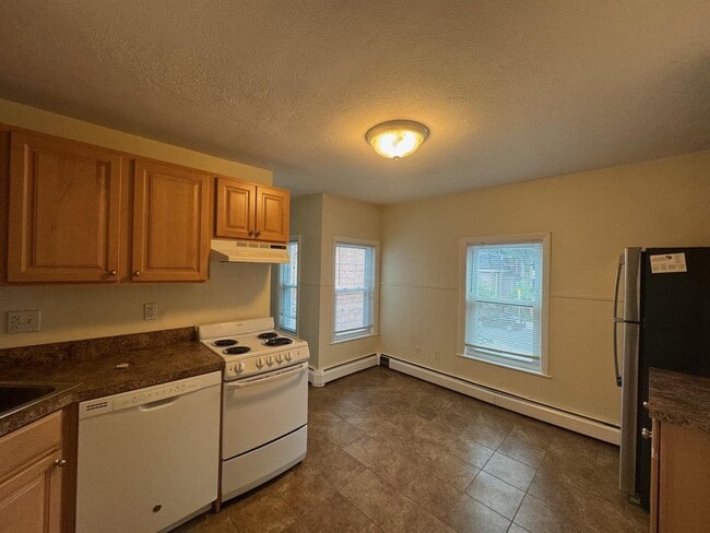 Building Photo - 213 Beacon St