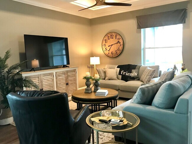 Building Photo - 2 Bedroom and Office. Single Family Home i...