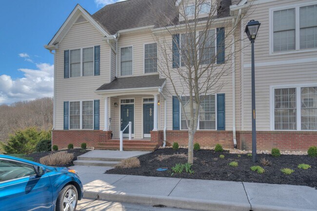 Foto del edificio - 250 Sheliah Ct