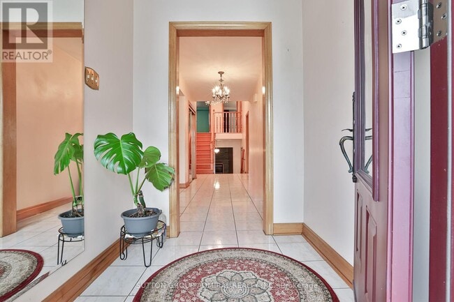 Building Photo - 20 Manadon Dr