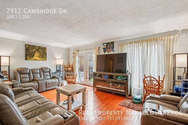 Building Photo - 2912 Cambridge Dr