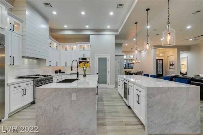 Building Photo - 794 Bolle Way