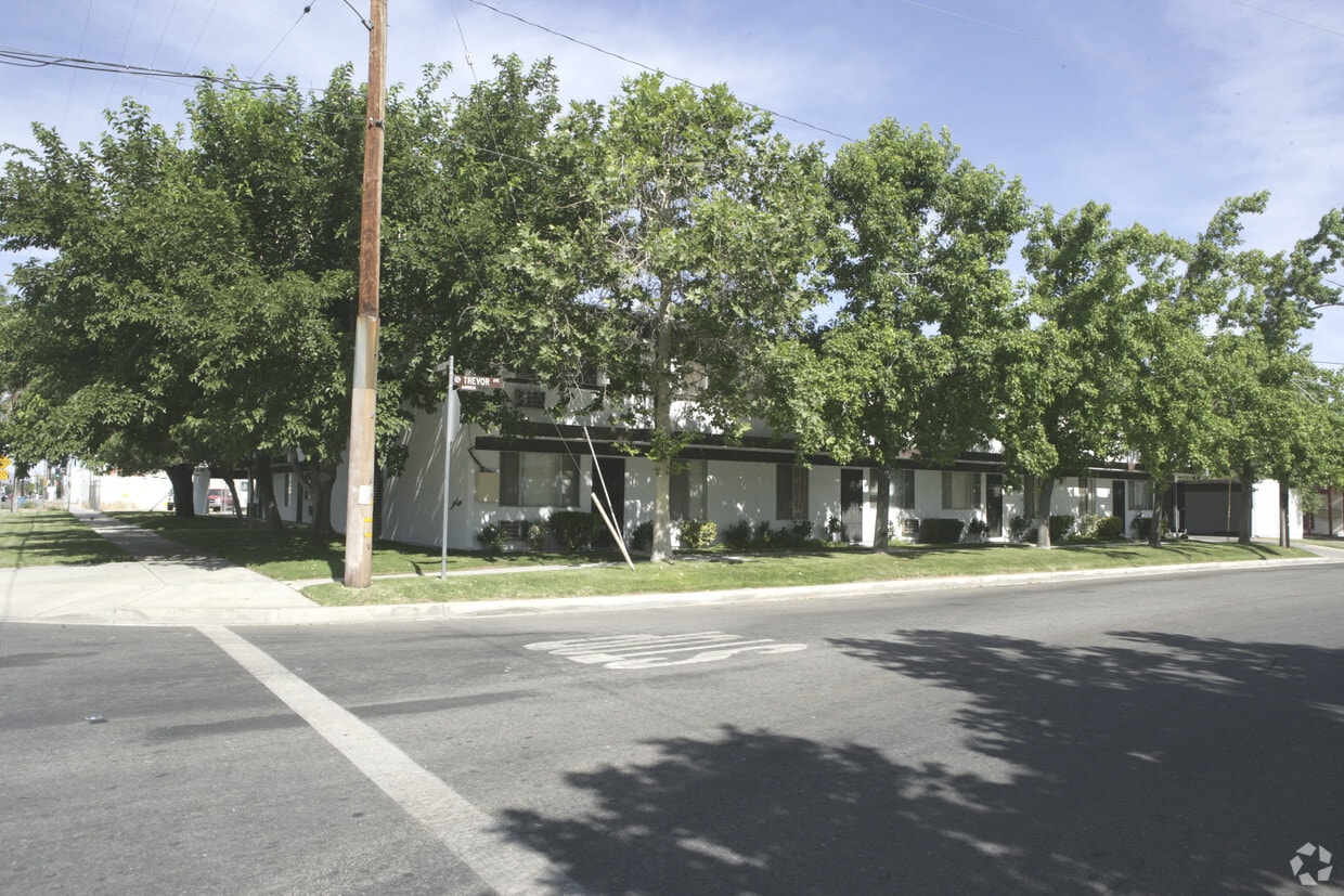 Primary Photo - Greentree Apartments