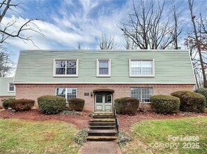 Building Photo - 2634 Park Rd