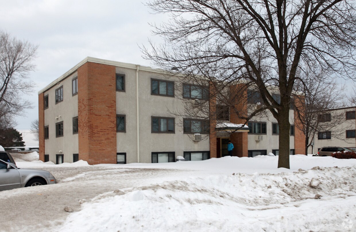 150 Island Park Drive - Island Park Trail