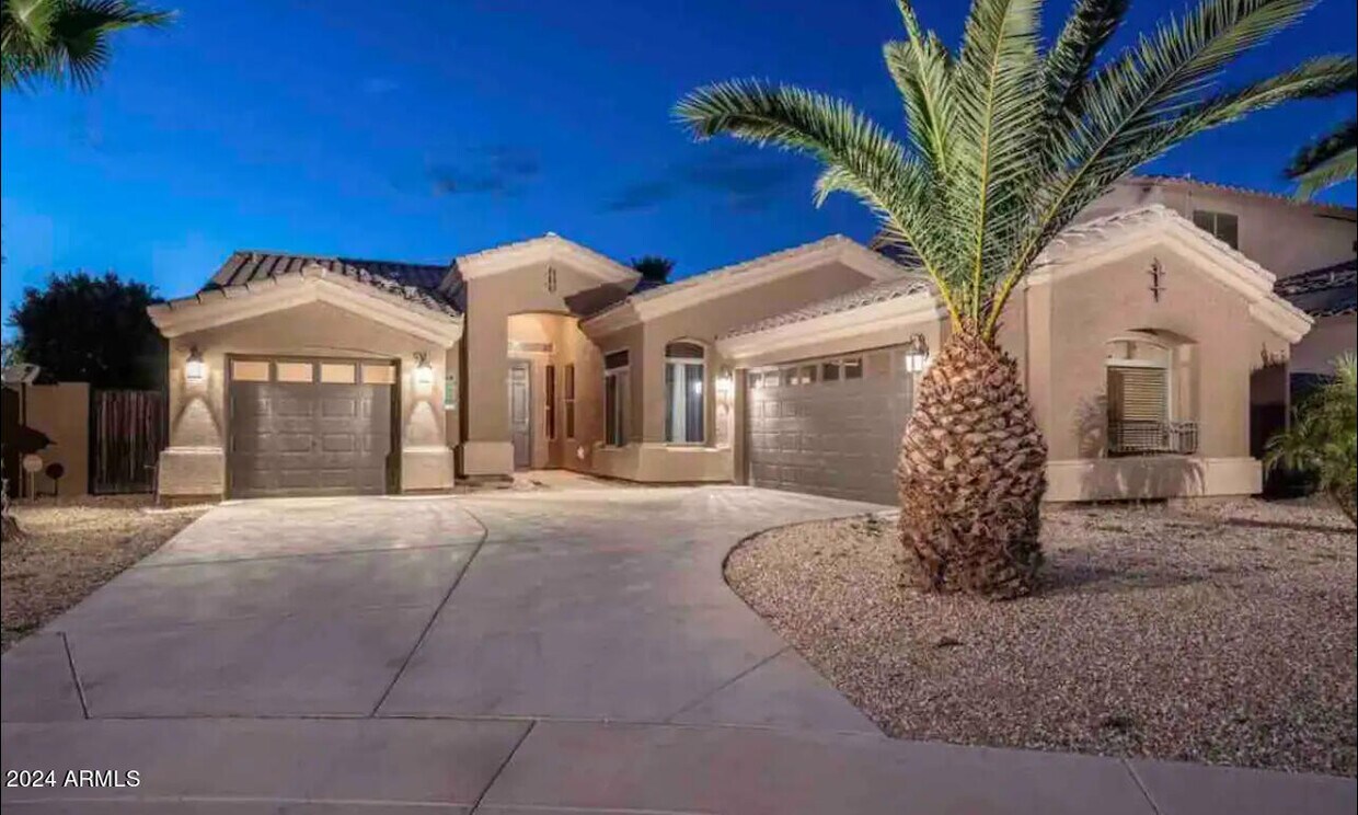 Foto principal - 11060 W Jefferson St
