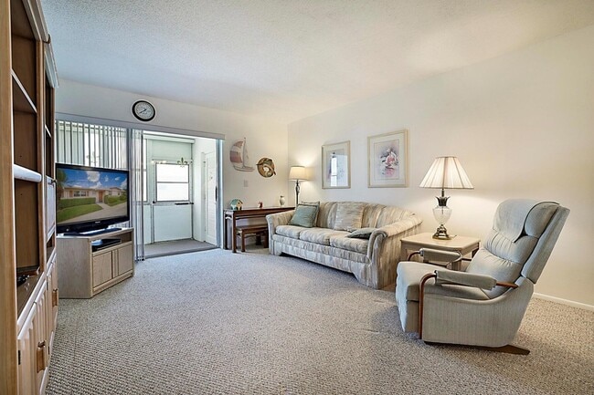 Foto del edificio - 2703 Dudley Dr W