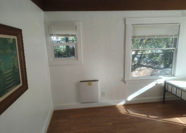 Building Photo - 1780 Le Roy Ave