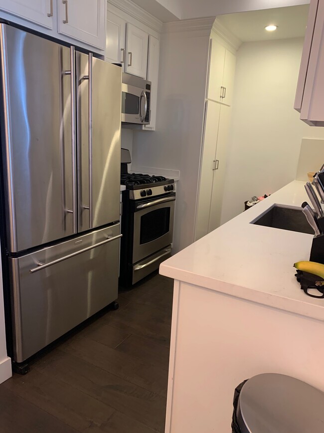 Foto del edificio - 11812 Gorham Ave
