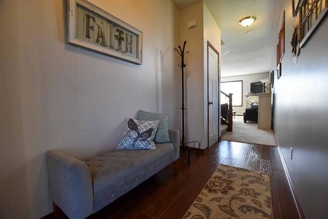 Building Photo - 12414 Alamo St NE