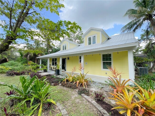 Foto del edificio - 6130 Painted Leaf Ln