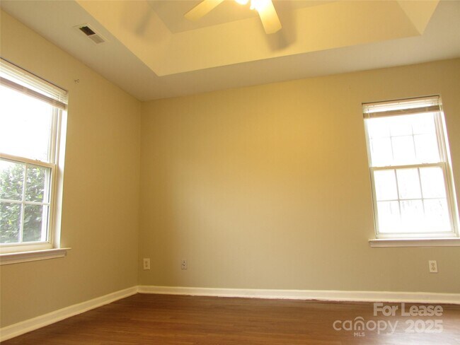 Foto del edificio - 3523 Tracy Glenn Ct