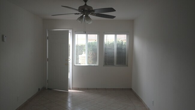 Foto del edificio - 250 N Florence St