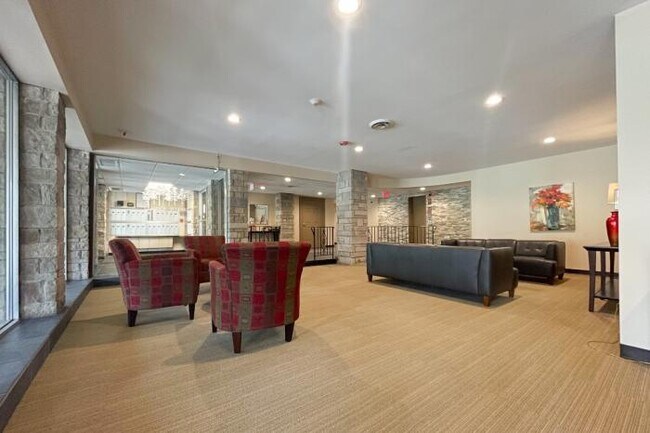 Building Photo - 3 bedroom in PARK RIDGE IL 60068