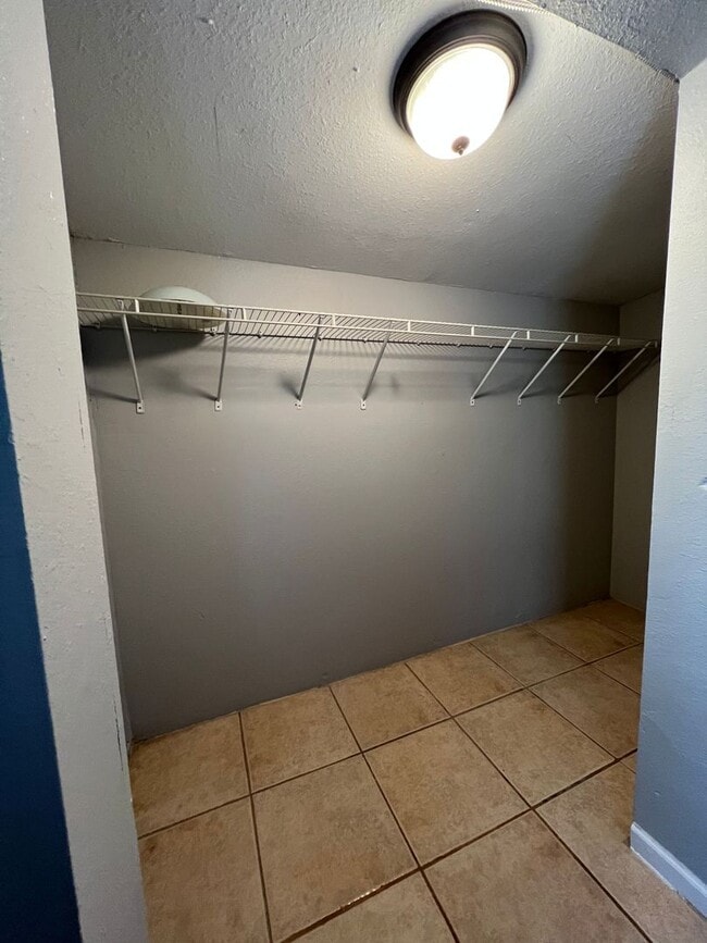 Building Photo - Northside 3/2 Home For Rent!