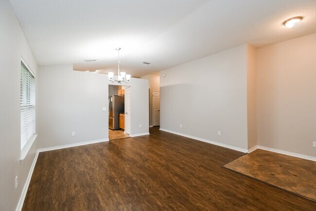 Foto del edificio - 2530 Fox Hill Ln