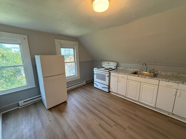 Foto del edificio - 48-50 Acushnet Ave