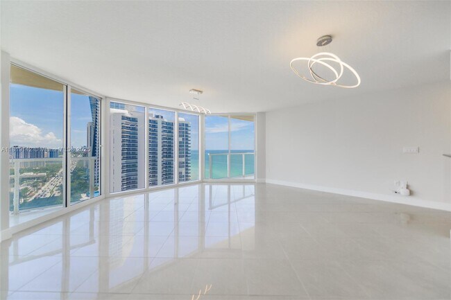 Foto del edificio - 16699 Collins Ave