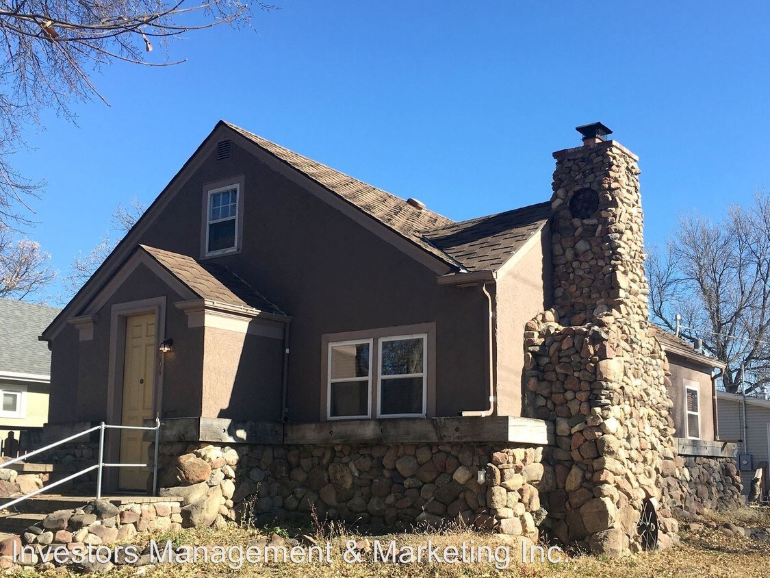 Primary Photo - 3 br, 2 bath Apartment - 204 8th Street NW