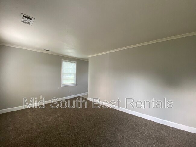 Building Photo - 3099 Rochester Rd
