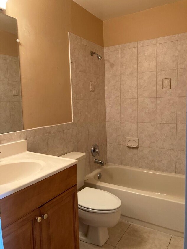 Primary Photo - 2300 Bay Blvd