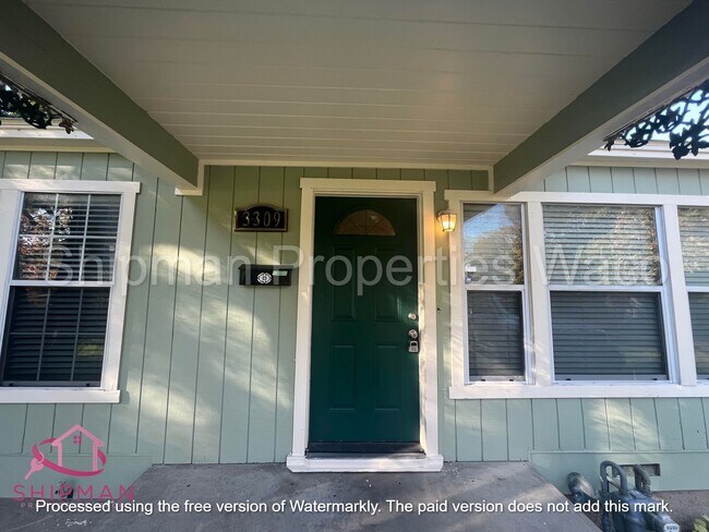 Building Photo - 3309 E Brookview Dr