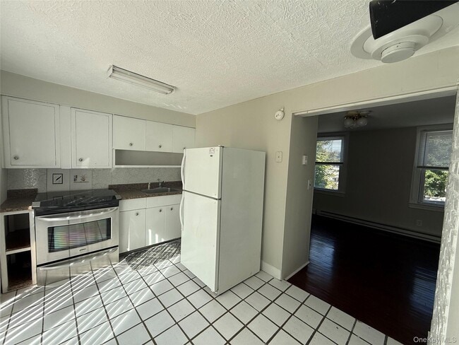 Foto del edificio - 1 Birchwood Ave