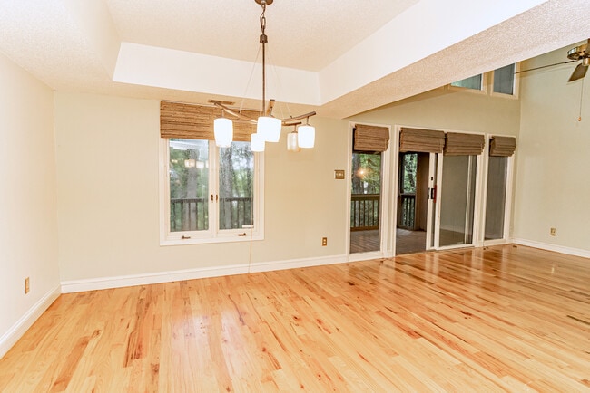 Building Photo - 178 Ingleoak Ln