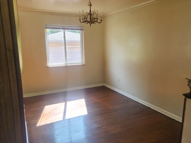 Foto del edificio - 8630 N Evangeline St