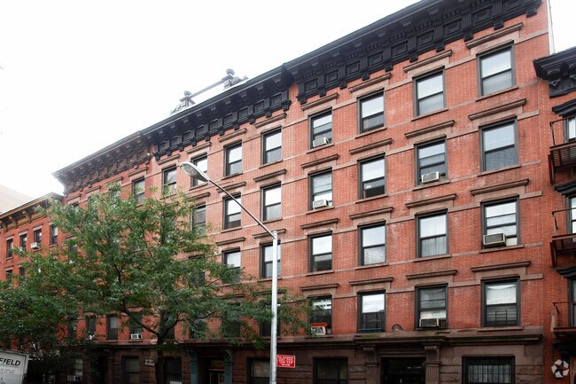 Building Photo - 450 W 50th St