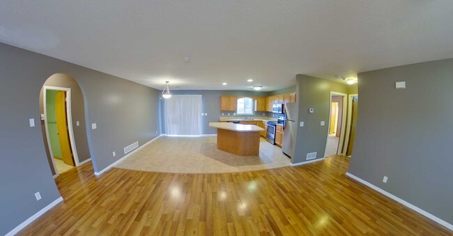 Foto del edificio - 3D Tour Available - Single Family Home on ...