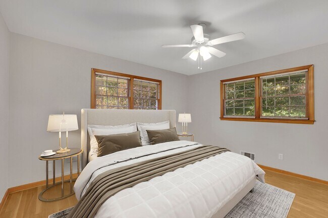Foto del edificio - 5055 Cascade Rd