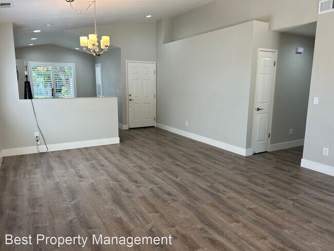 Building Photo - 3 br, 2 bath House - 3014 Wright Way