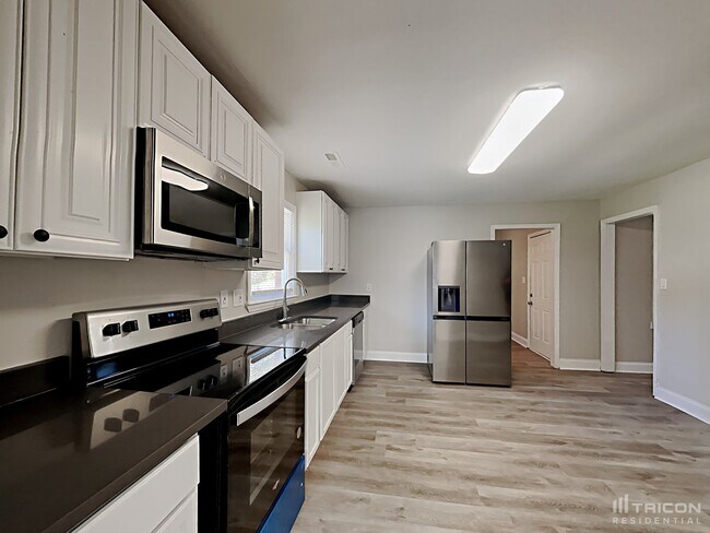 Building Photo - 7111 Marlbrook Drive Charlotte NC