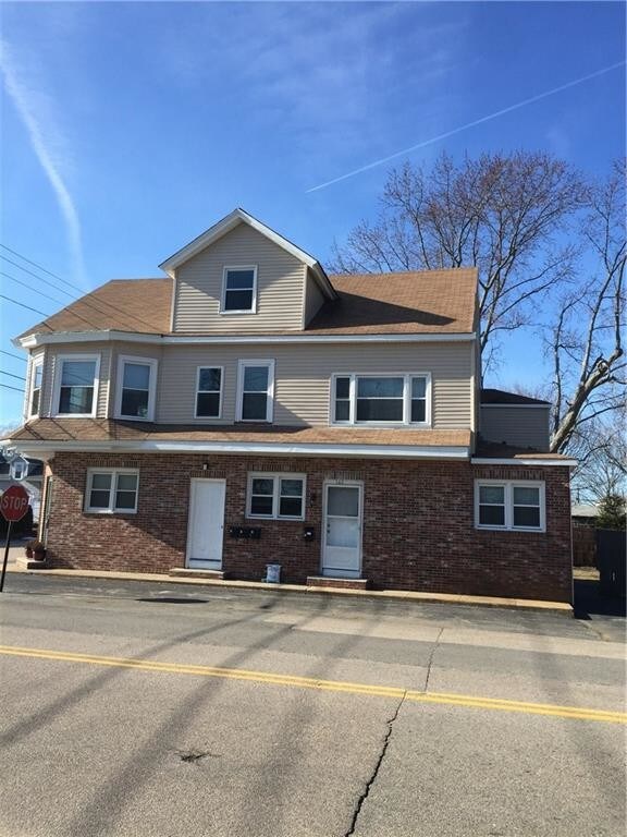 149 Narragansett Ave Unit C, Barrington, RI 02806 Room for Rent in Barrington, RI