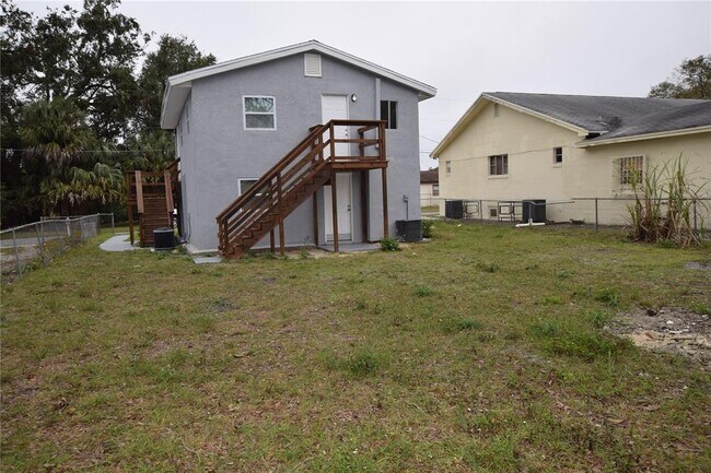 Foto del edificio - 905 W 12th St