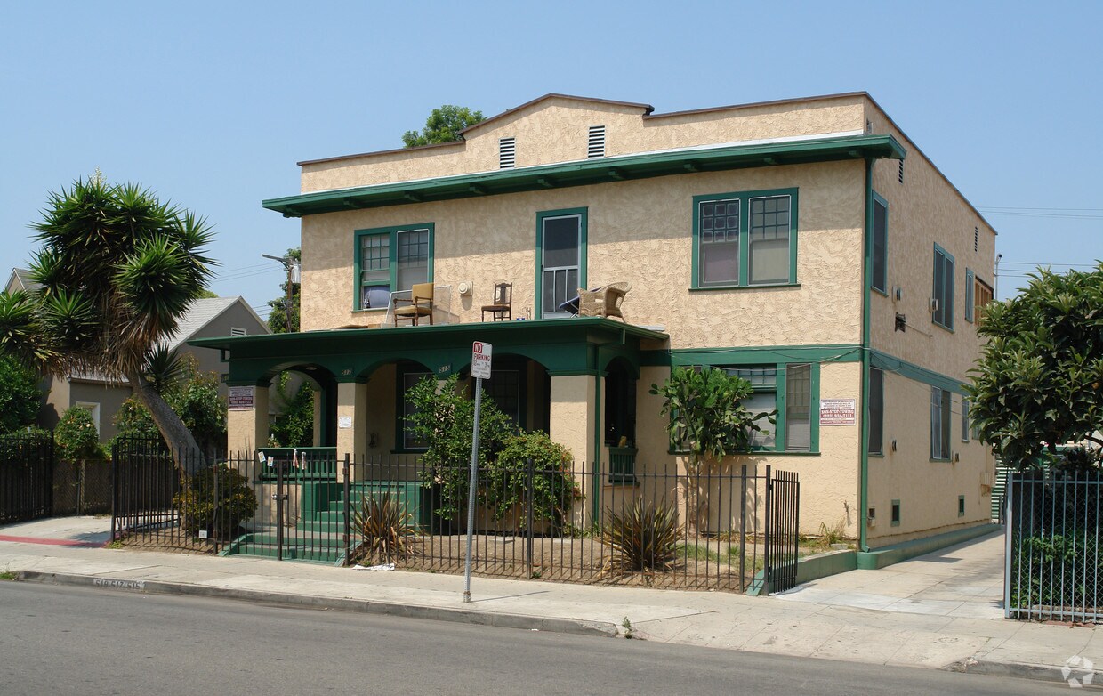 Building Photo - 515 S Coronado St