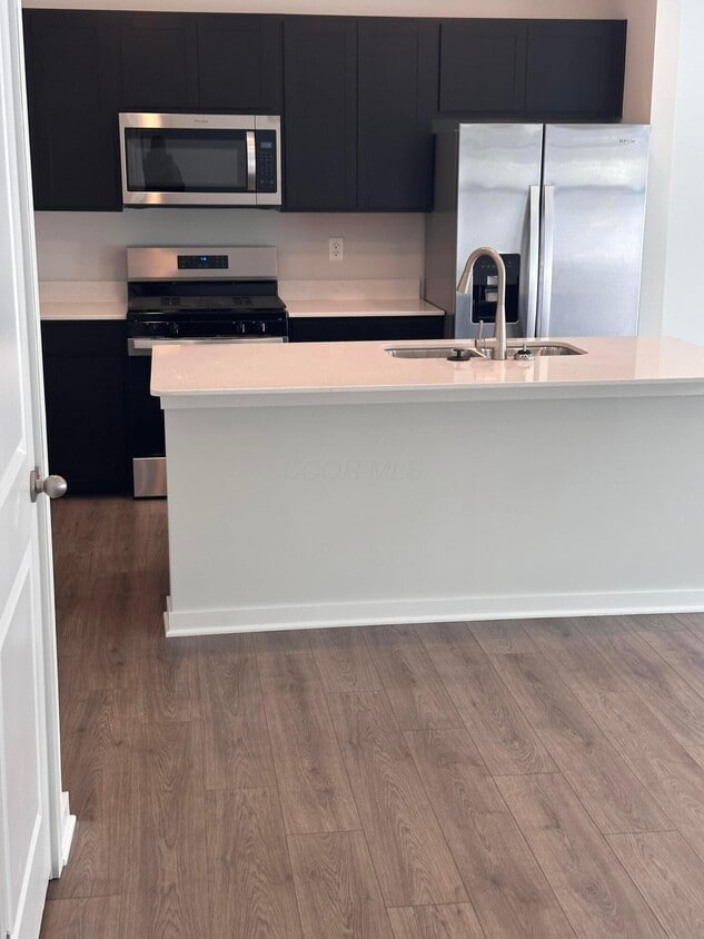 Foto del edificio - 1489 Jarry Ave