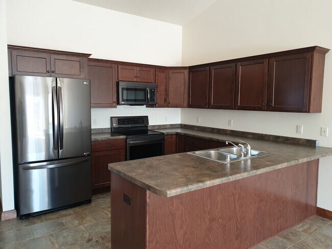 Kitchen - 1728 Lily of the Valley Dr